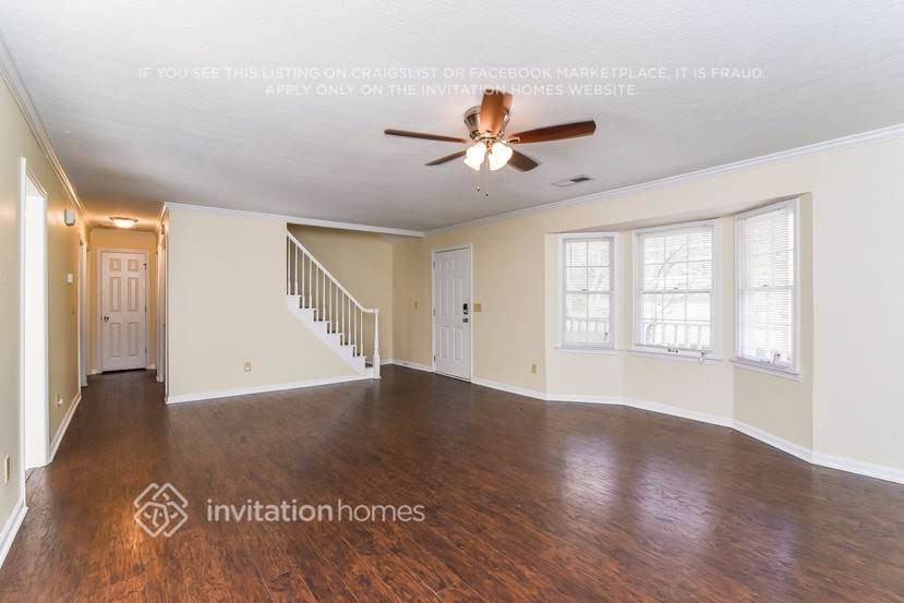 1952 Red Rose Ln - Photo 2 of 10