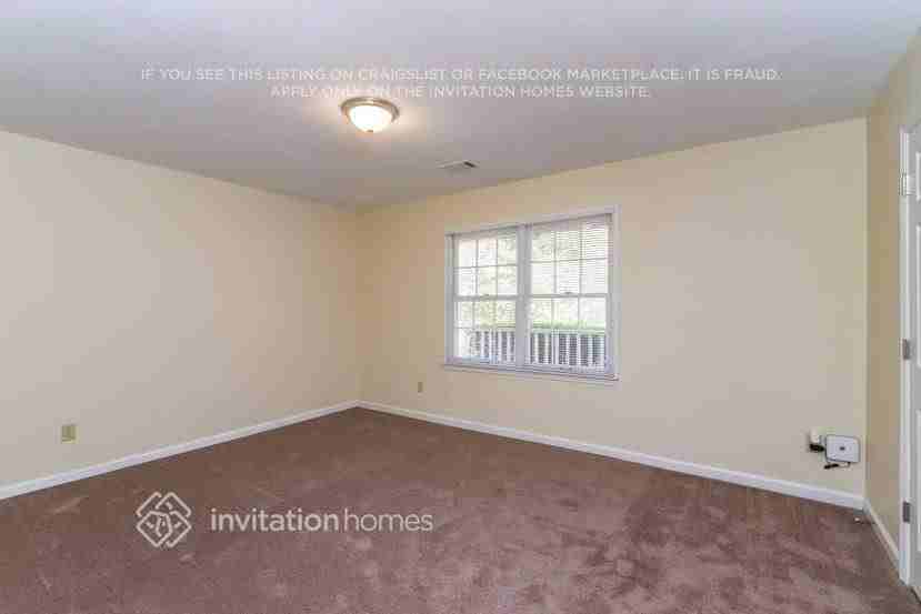 1952 Red Rose Ln - Photo 3 of 10