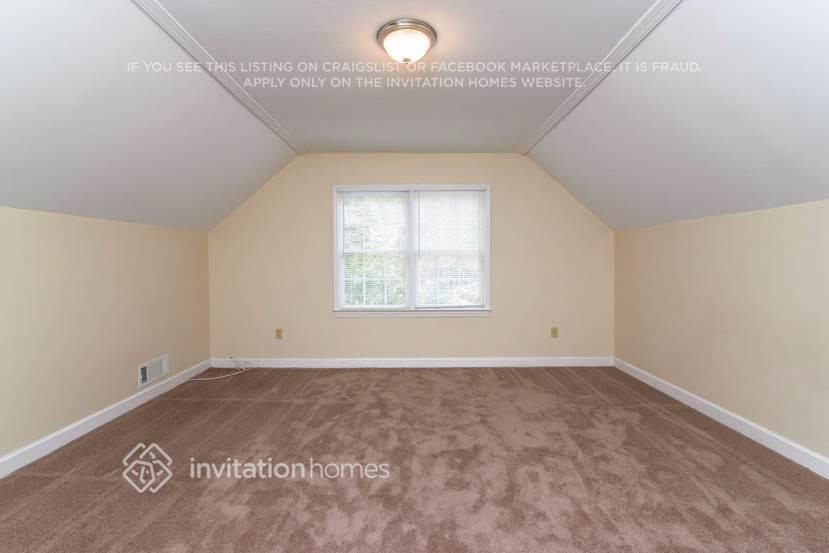 1952 Red Rose Ln - Photo 5 of 10