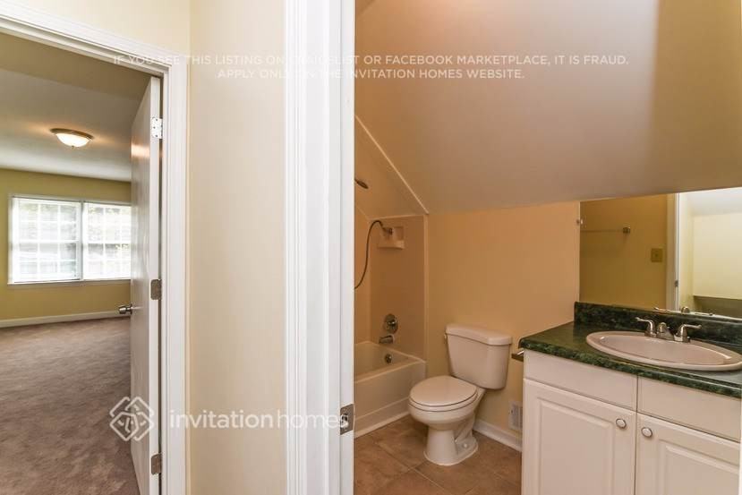 1952 Red Rose Ln - Photo 7 of 10