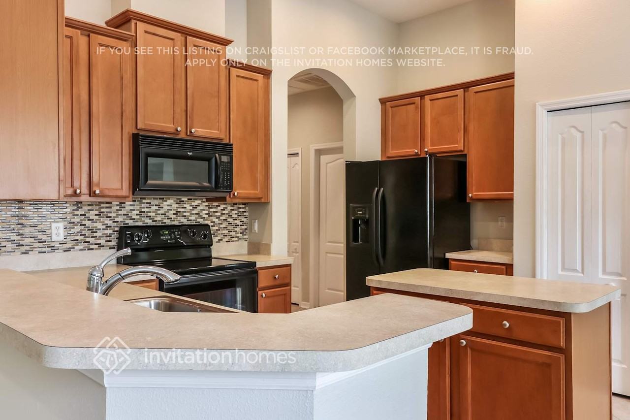 1141 Nashville Dr - Photo 6 of 16