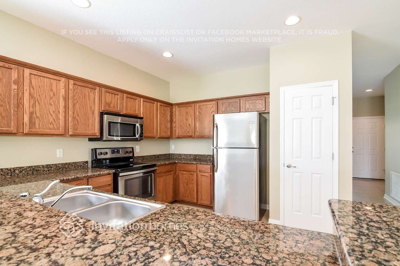 5927 Desert Peace Ave - Photo 7 of 14
