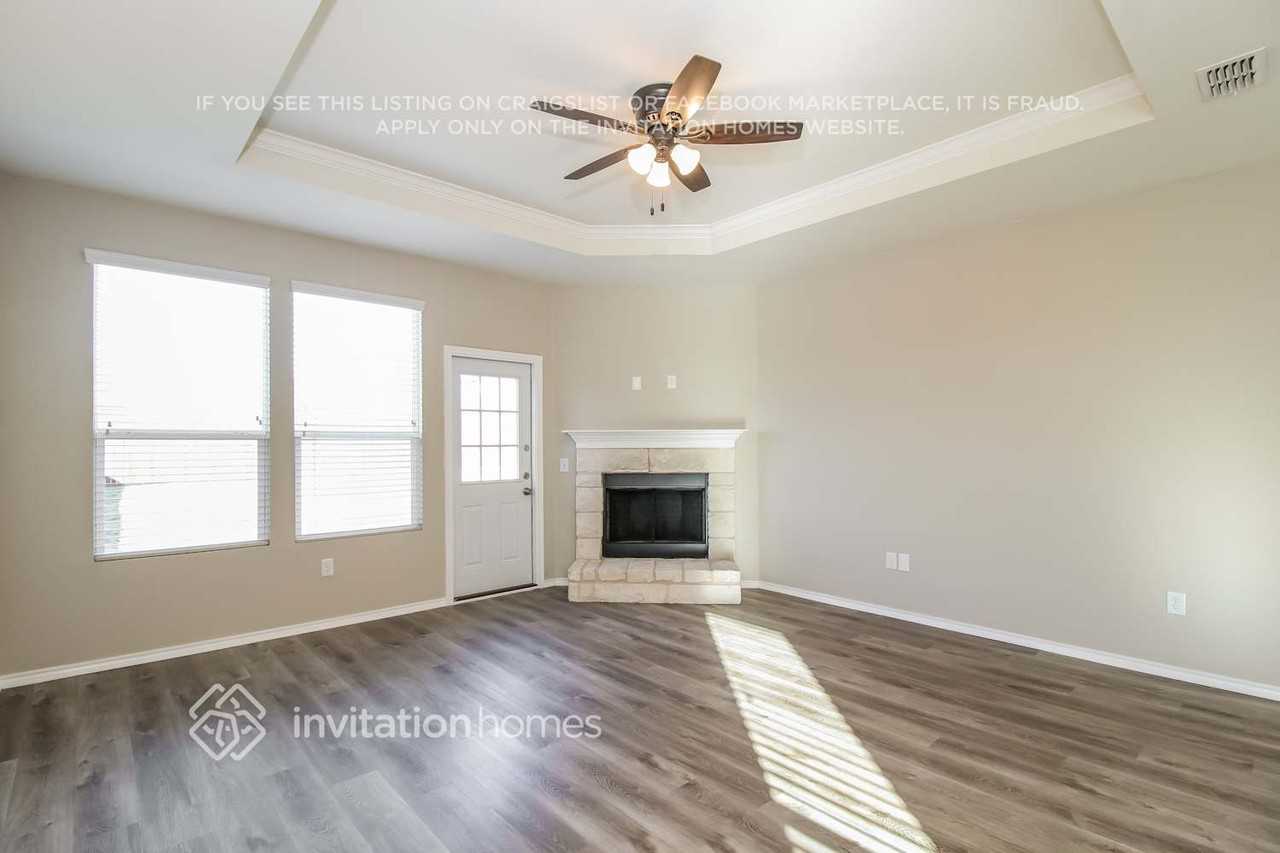 1805 Trace Dr - Photo 3 of 14