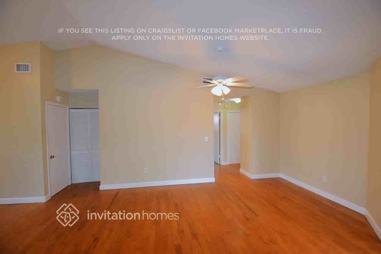1315 Sw 151st Way - Photo 3 of 16