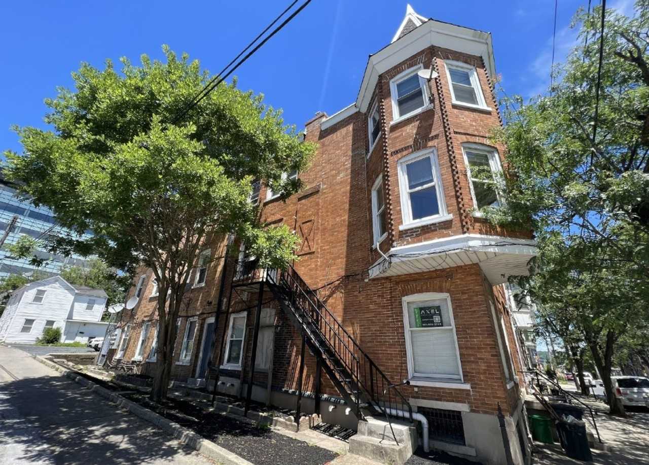 831 West Walnut Street - Photo 3 of 3