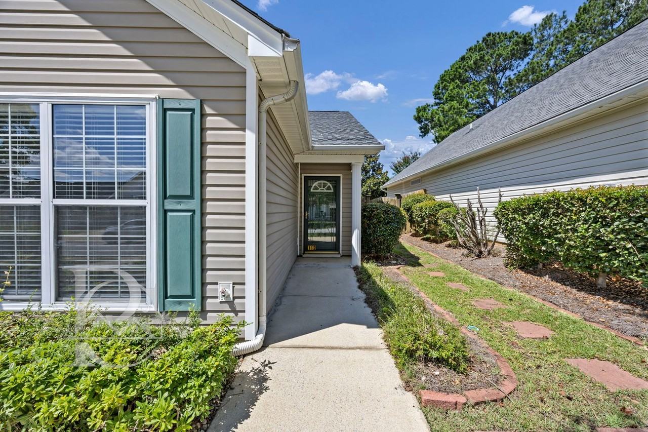 112 Ivy Garden Ln - Photo 2 of 26