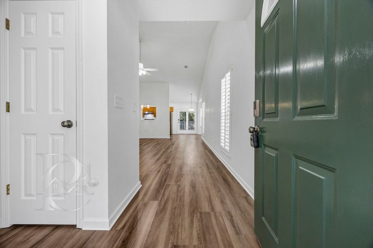 112 Ivy Garden Ln - Photo 3 of 26