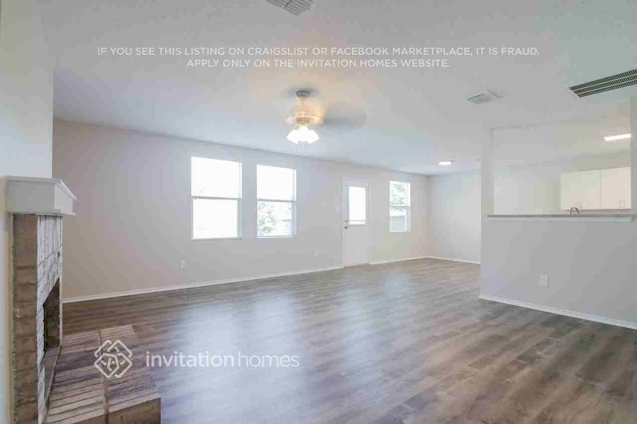 1228 Scarlet Sage Pkwy - Photo 3 of 20