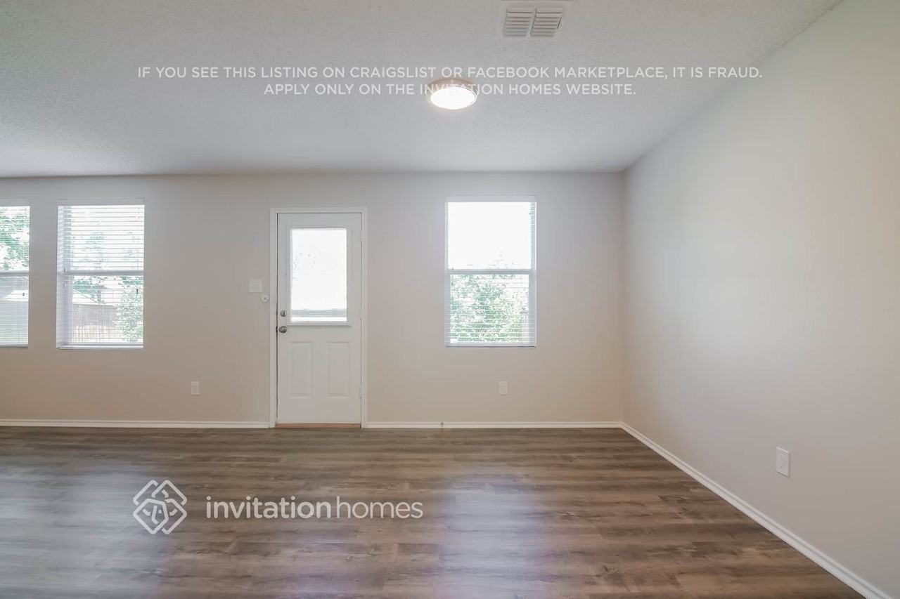 1228 Scarlet Sage Pkwy - Photo 4 of 20