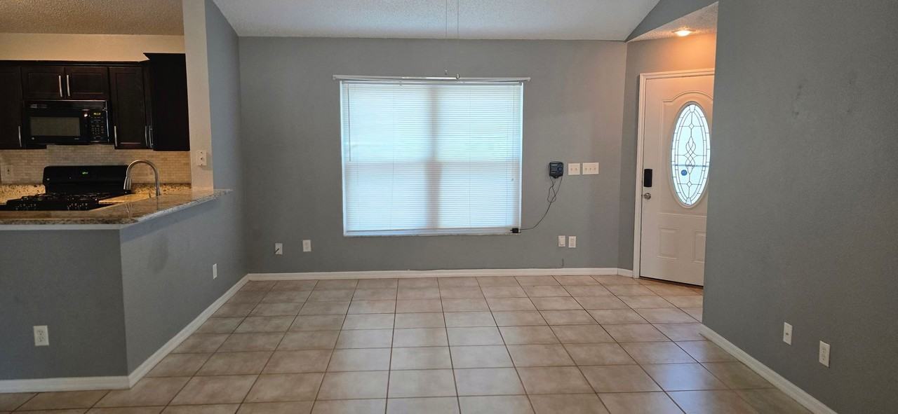 3412 Palm Beach Dr - Photo 5 of 17