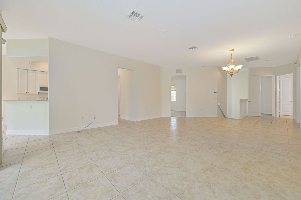 6031 Jonathans Bay Cir #502 - Photo 6 of 26