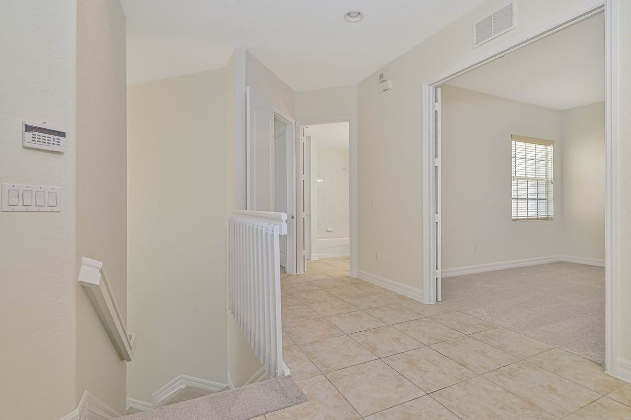 6031 Jonathans Bay Cir #502 - Photo 7 of 26