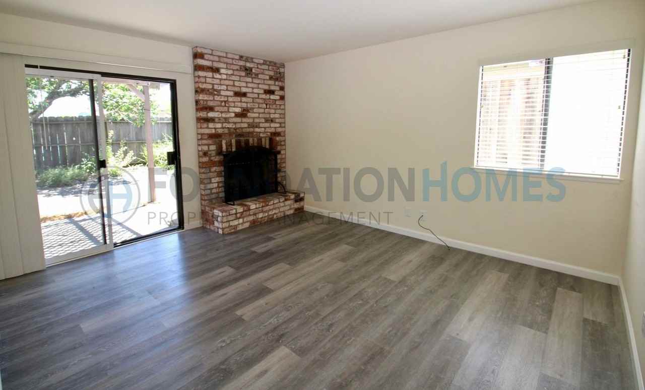 404 San Marin Dr - Photo 6 of 19