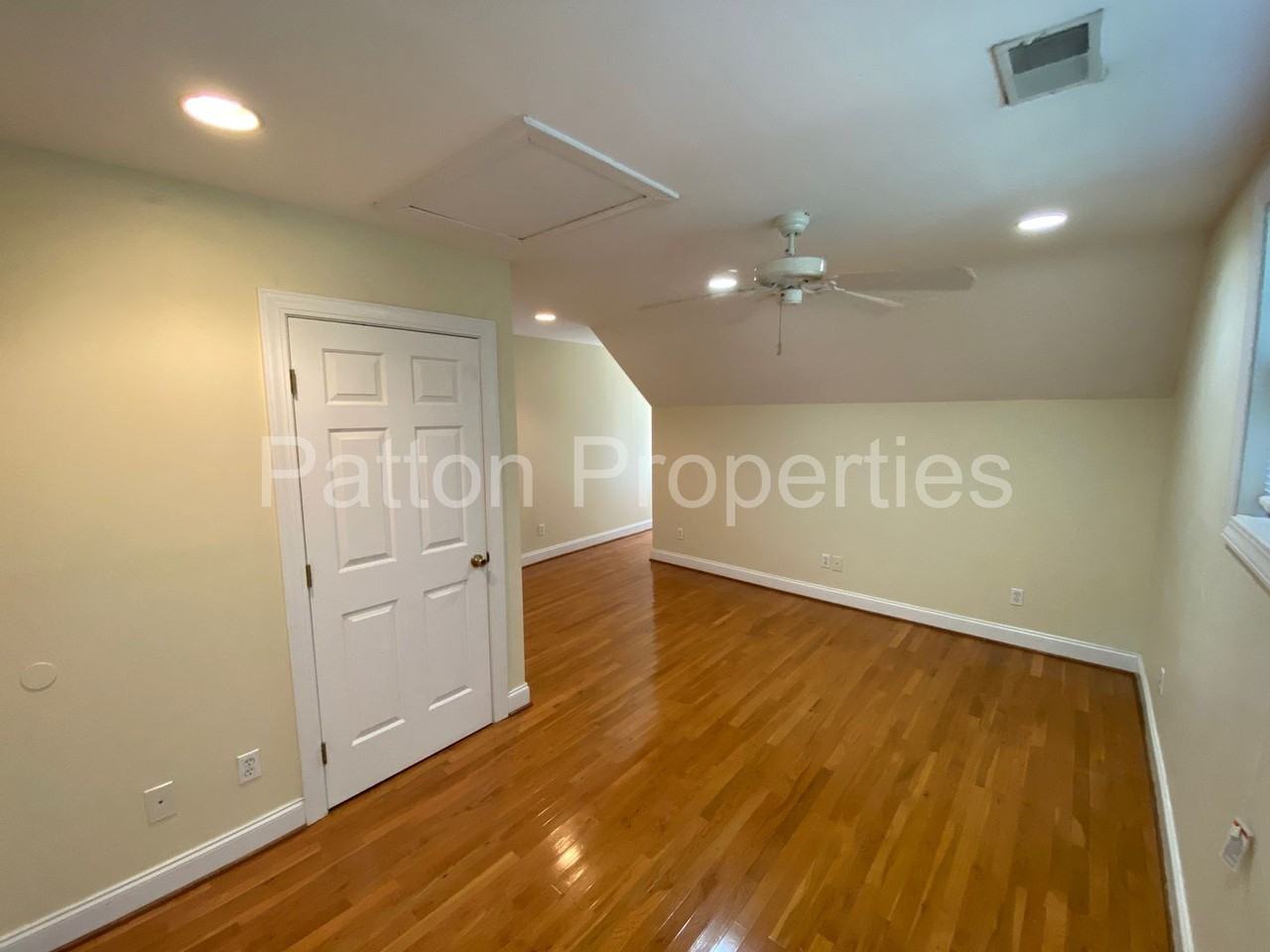 323 S Pickens St - Photo 5 of 25