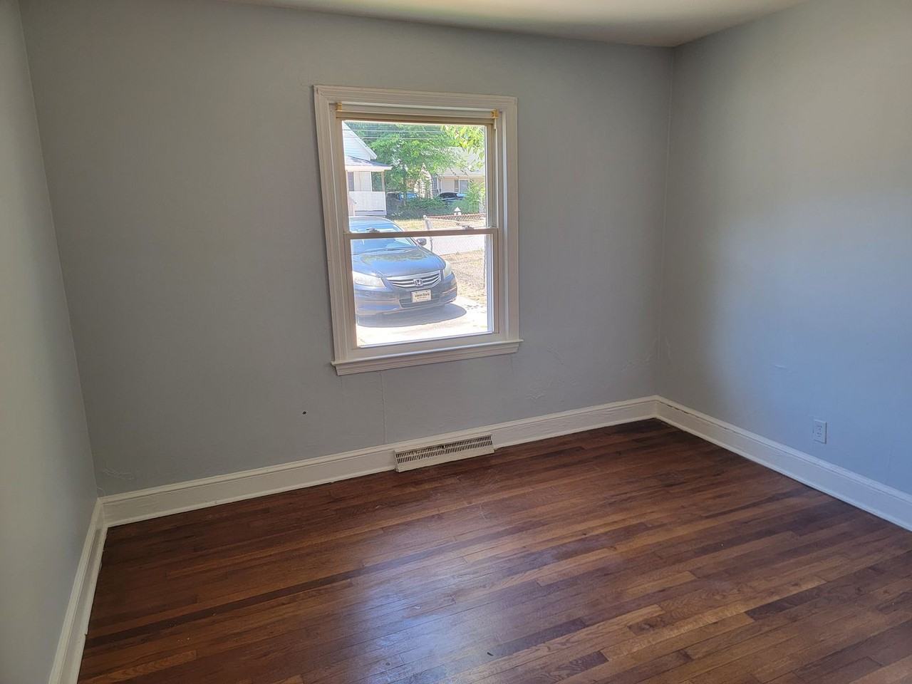 712 W Terrell St - Photo 6 of 8