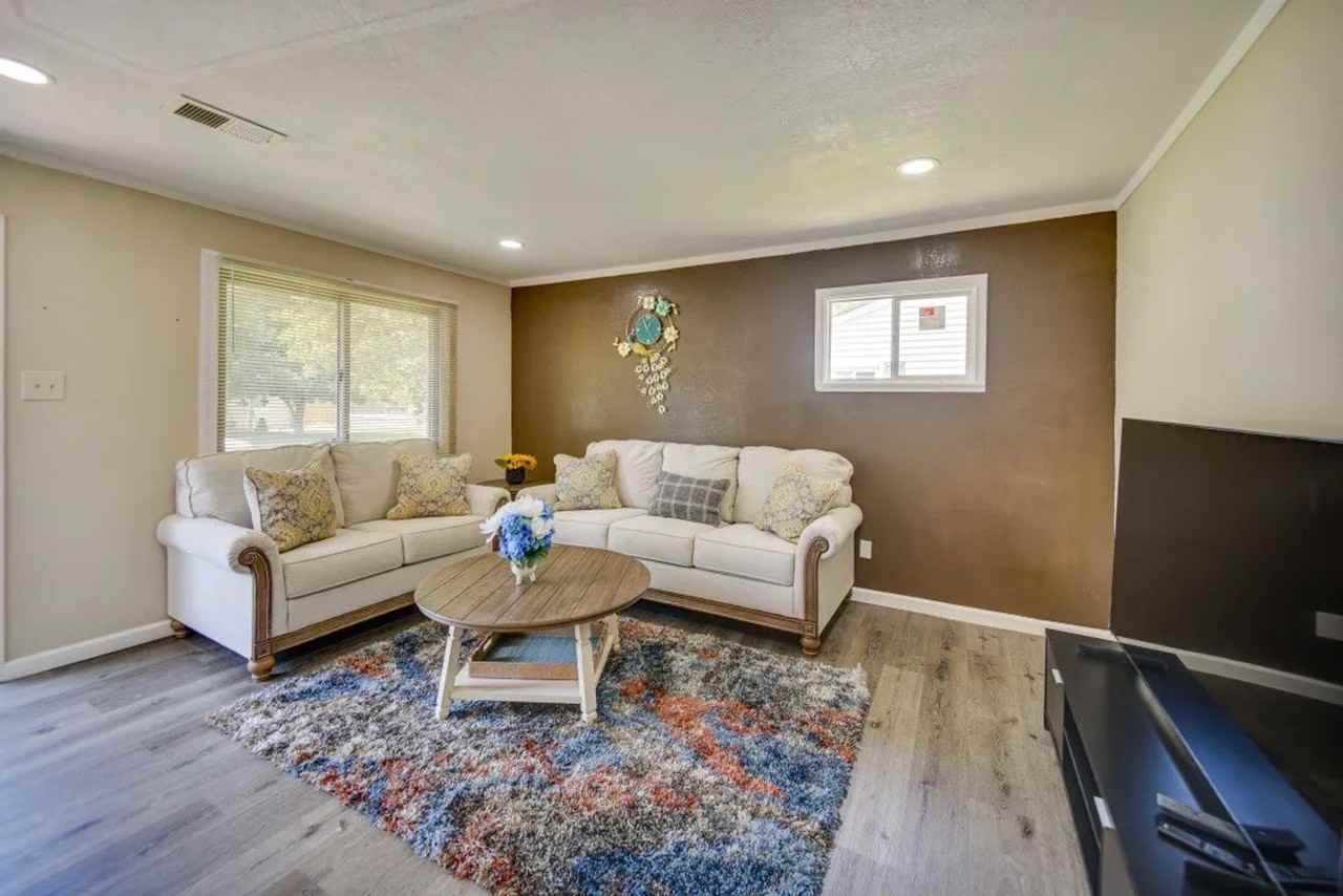 216 Matt Ln - Photo 7 of 27