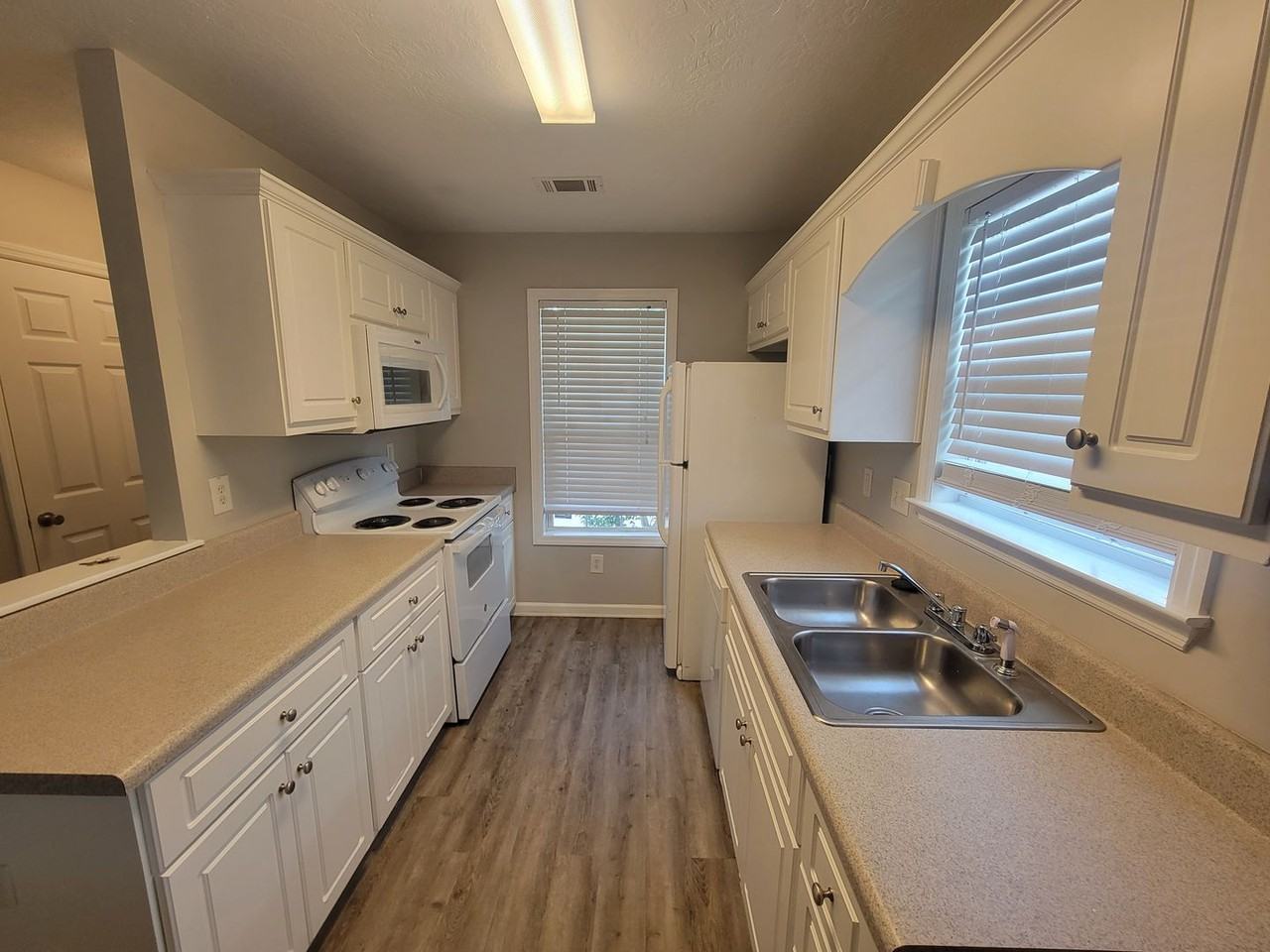 1234 Longpoint Dr - Photo 5 of 16