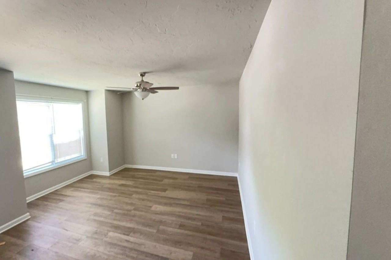 650 N College St - Photo 3 of 19