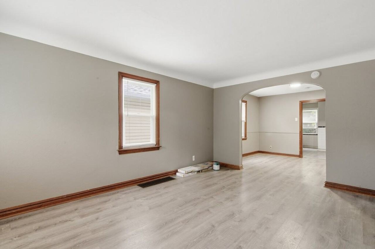 249 S Hartnett Ave - Photo 3 of 21