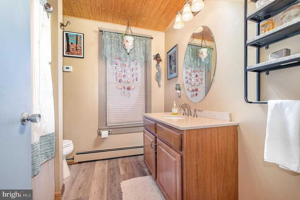 135 Lucknow Rd - Photo 5 of 9