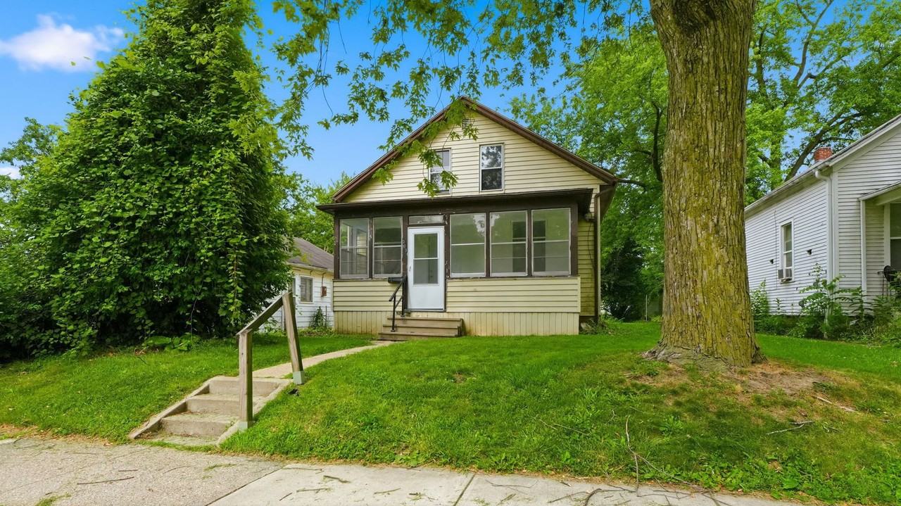 3034 Abbott St - Photo 5 of 41
