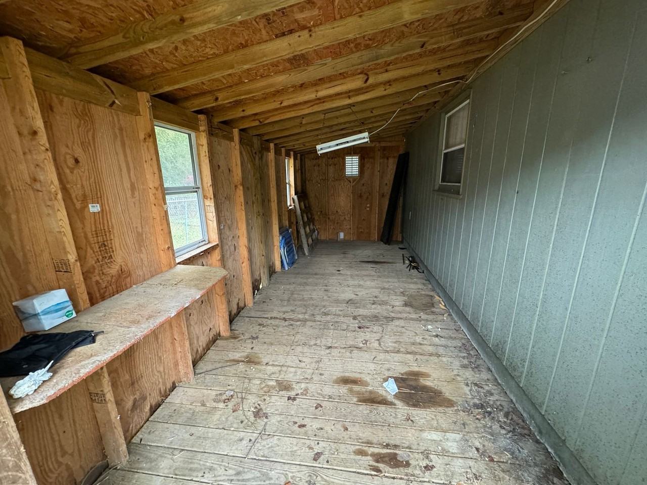 1505 Foxwood Dr - Photo 3 of 20