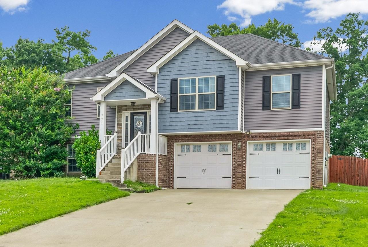 771 Banister Dr - Photo 3 of 38
