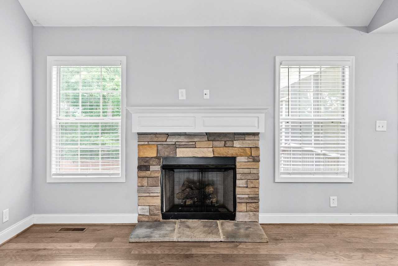 771 Banister Dr - Photo 7 of 38