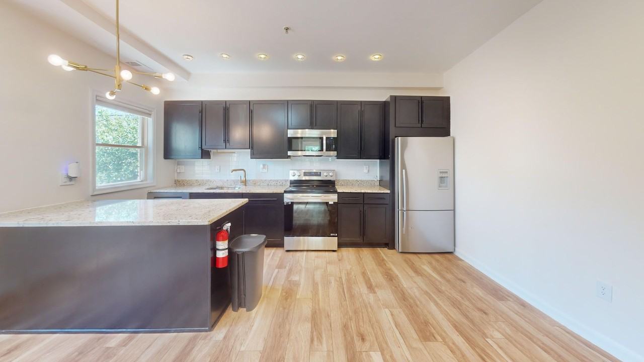 412 19th St Ne - Photo 2 of 15