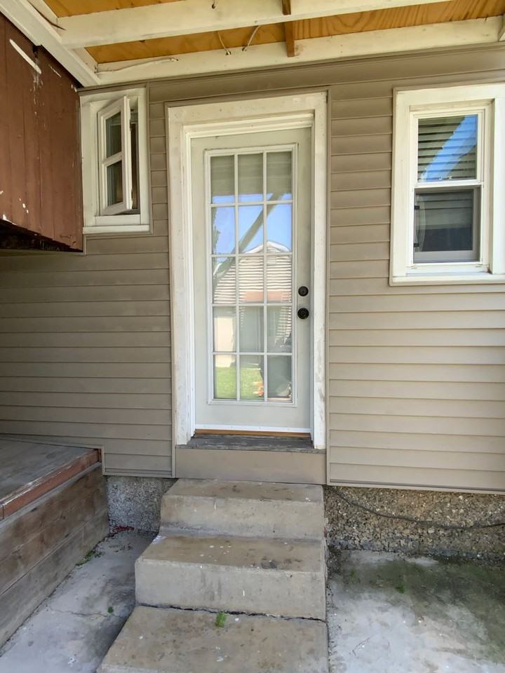 212 Cherry St - Photo 3 of 18