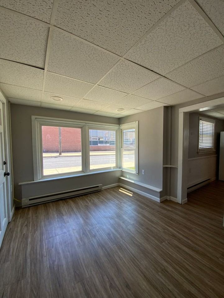 212 Cherry St - Photo 6 of 18