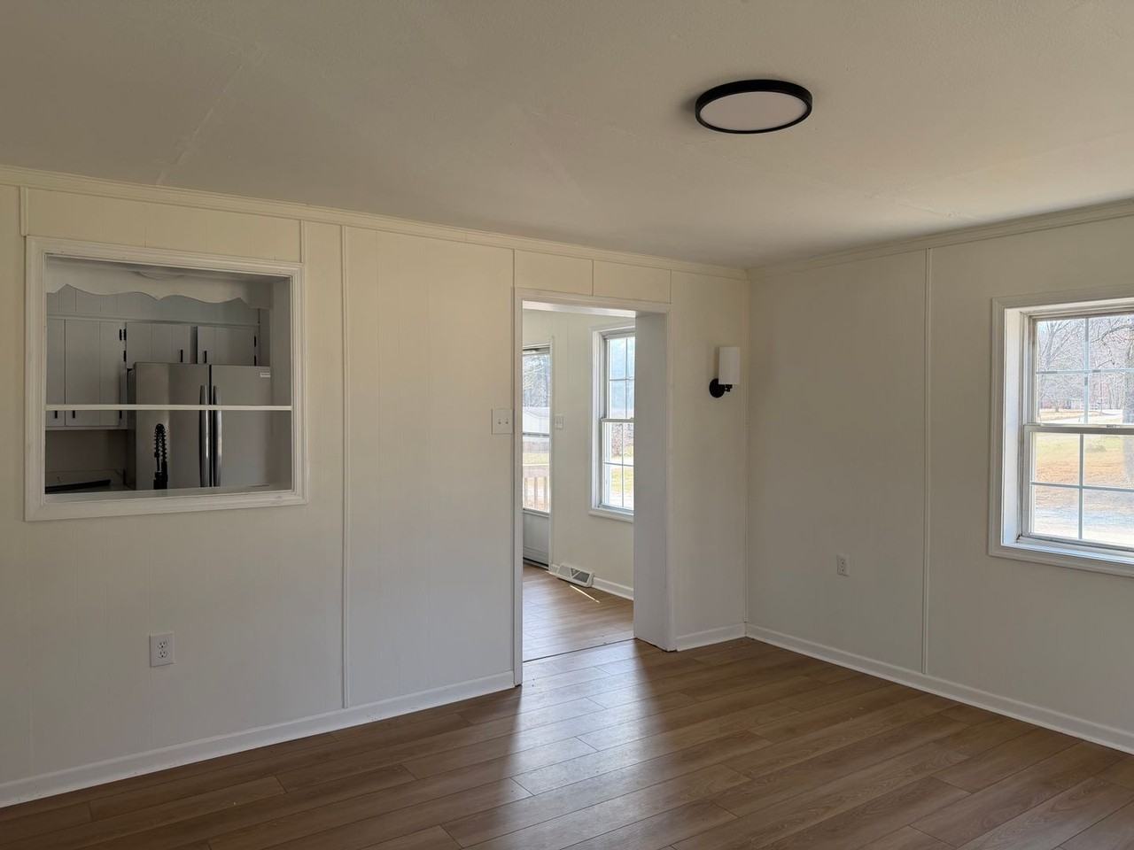 481 Eldon Rd - Photo 2 of 11