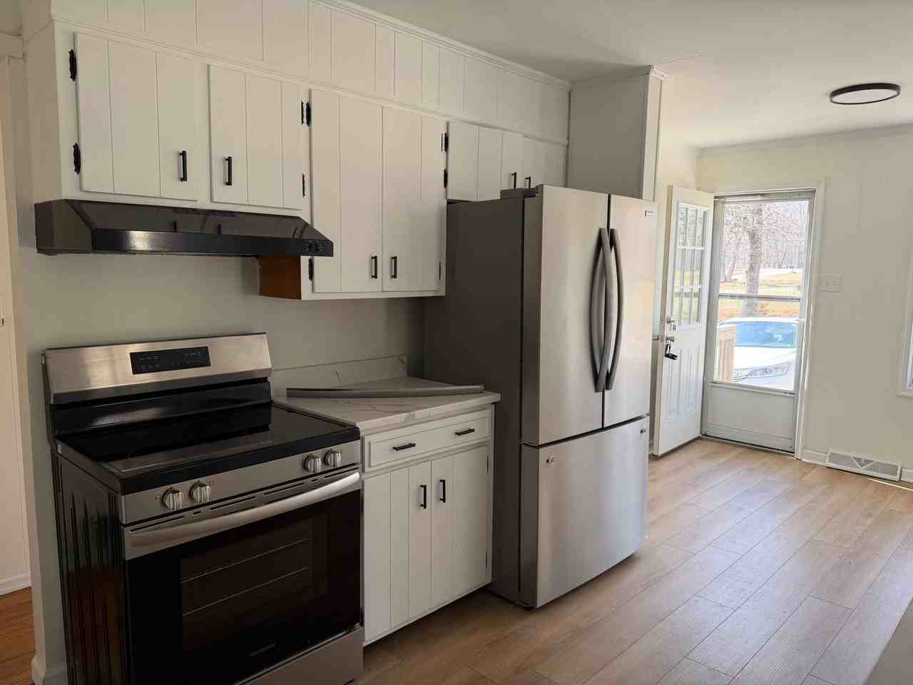 481 Eldon Rd - Photo 4 of 11