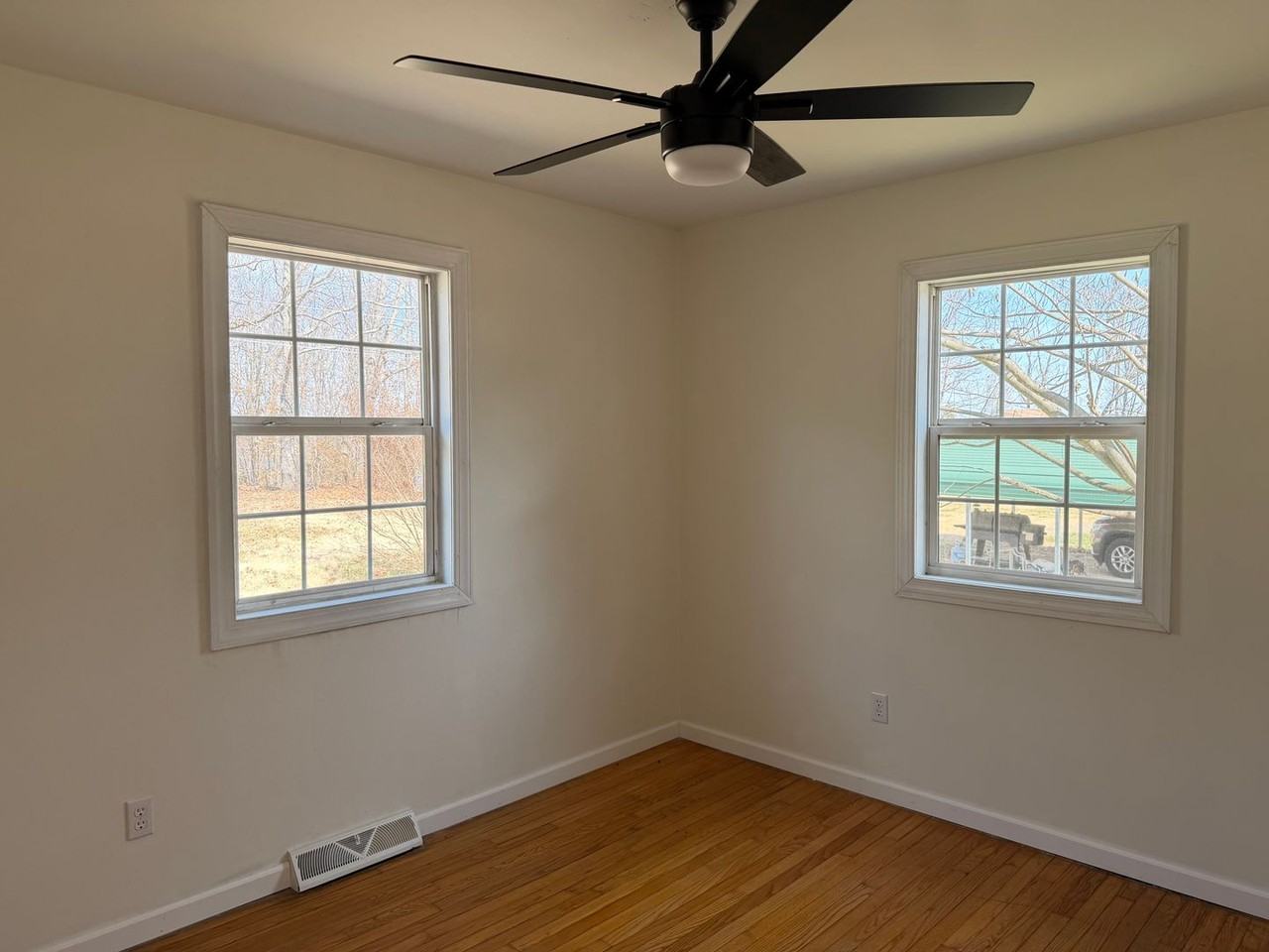 481 Eldon Rd - Photo 7 of 11