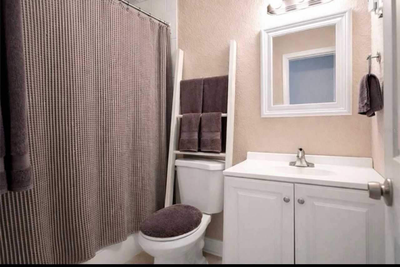 4664 Pleasant Valley Ct - Photo 7 of 9
