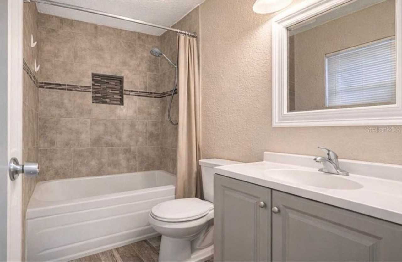 4664 Pleasant Valley Ct - Photo 6 of 9
