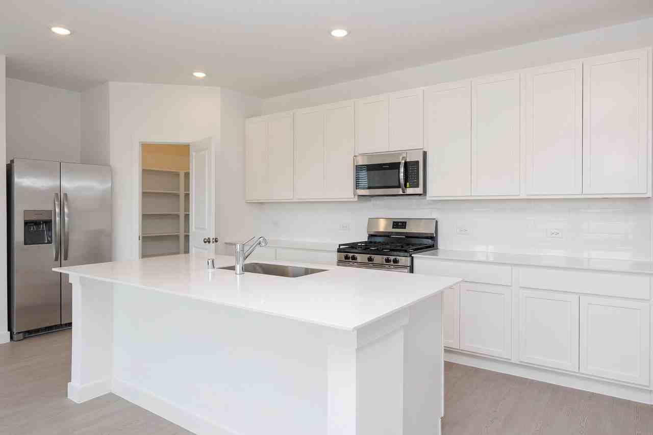 616 Arabian Ln - Photo 2 of 10