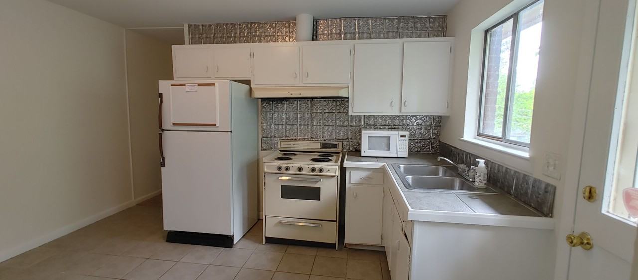 929 Fort Wood St Apt B - Photo 4 of 17