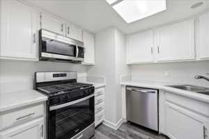 featured image of 41995 Cambridge Ave