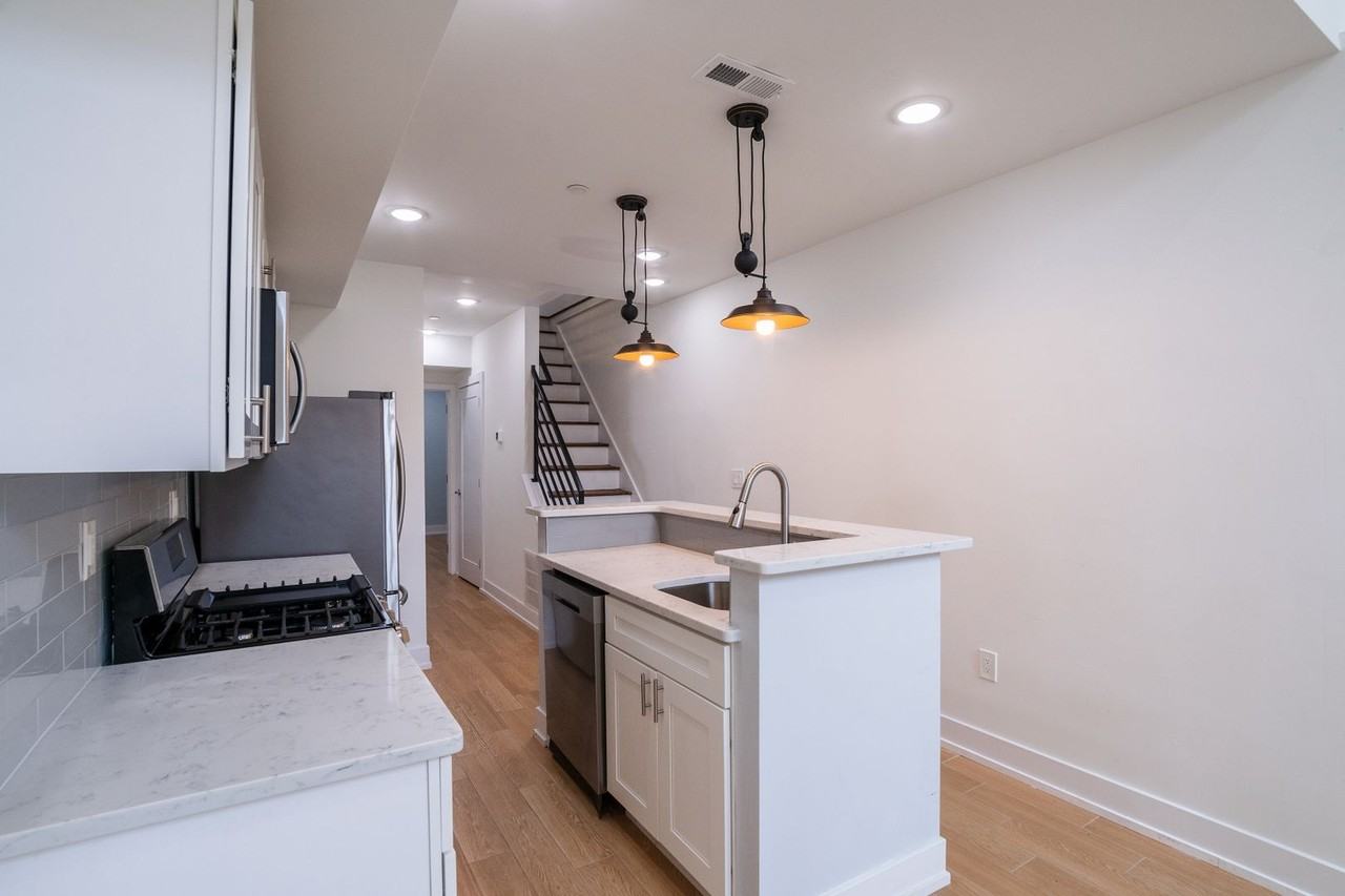 1220 Lecount St #A - Photo 7 of 23