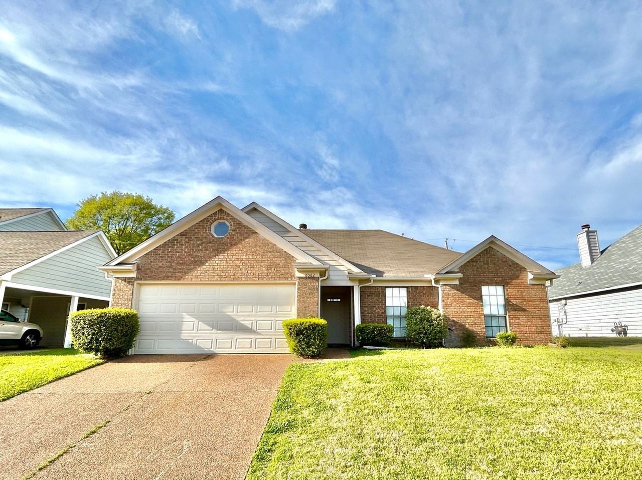 6562 Oak Hurst Dr - Photo 3 of 14