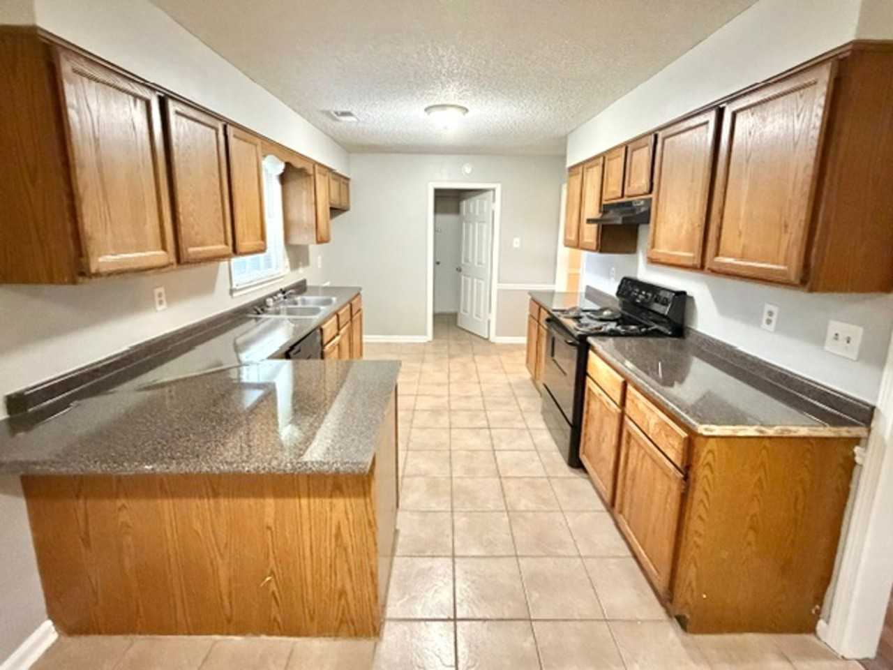 4126 Naragansett Cv - Photo 4 of 11