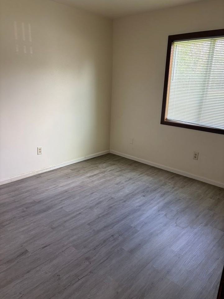 Waterloo Apts., LLC - Photo 4 of 9
