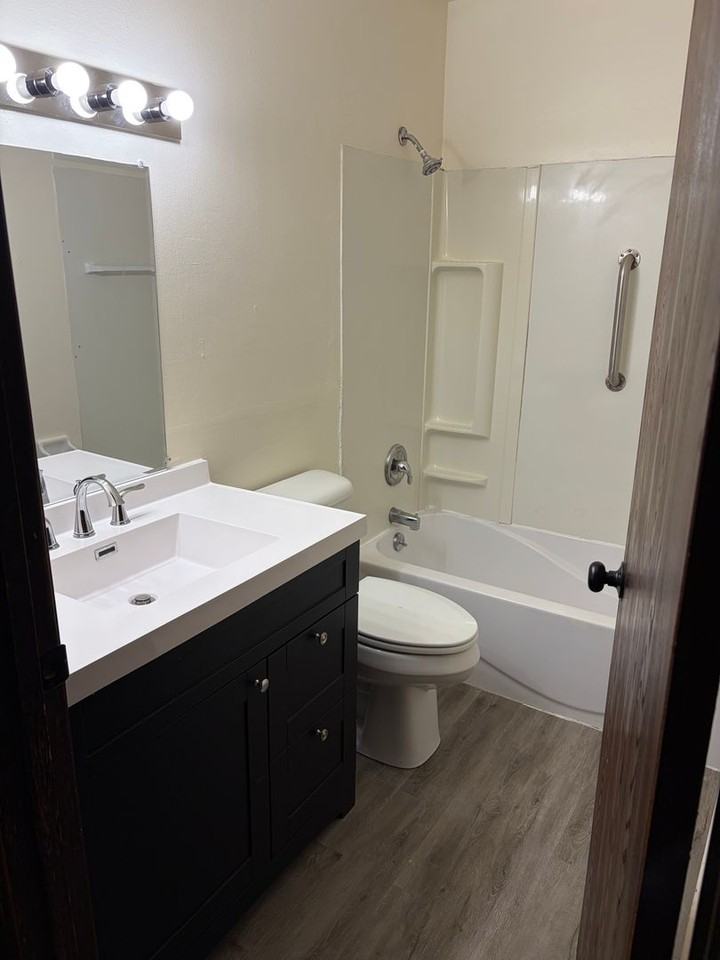 Waterloo Apts., LLC - Photo 5 of 9