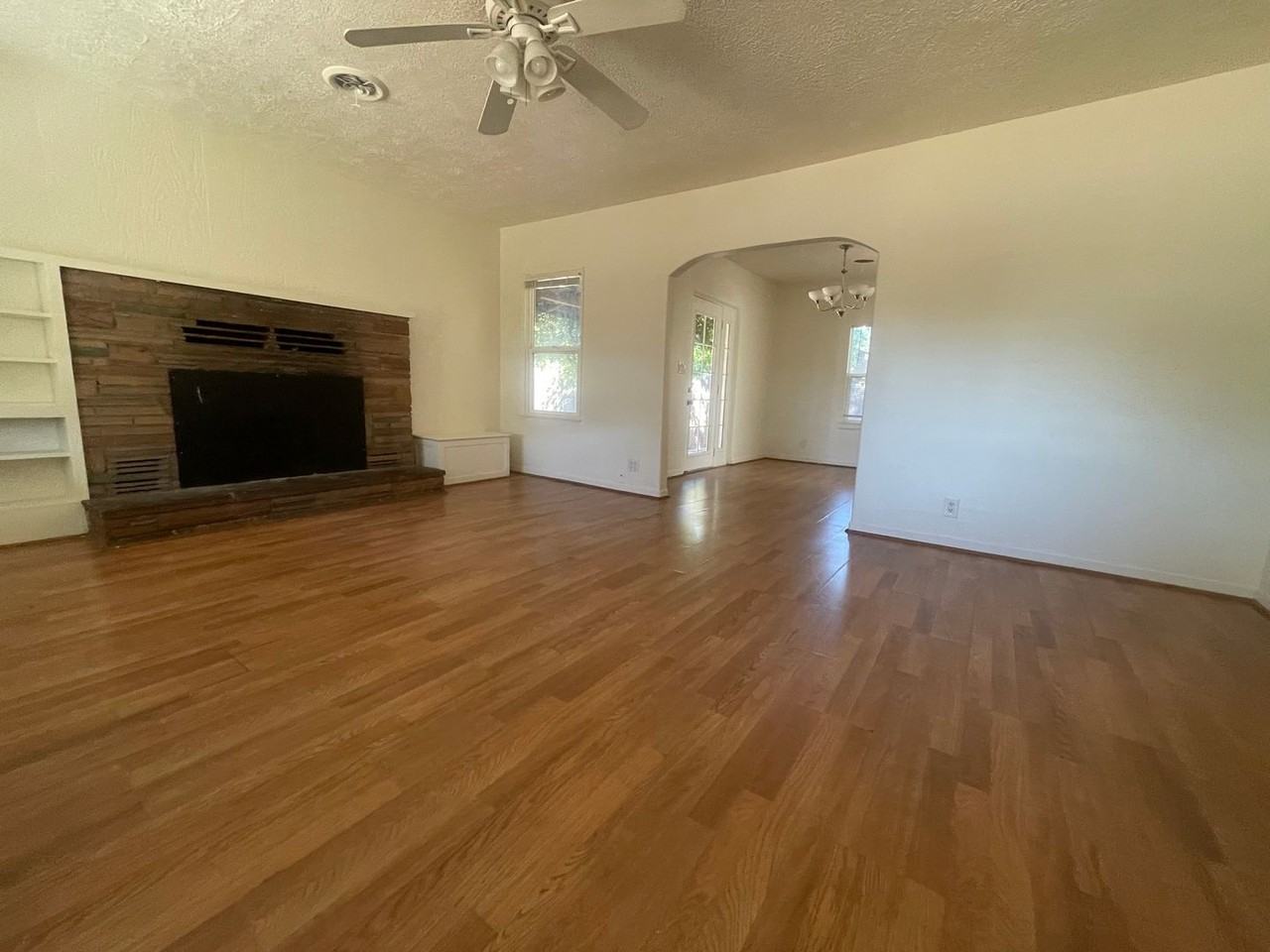 720 E Lassen Ave - Photo 4 of 9