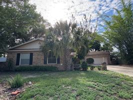 featured image of 719 Kewannee Trl