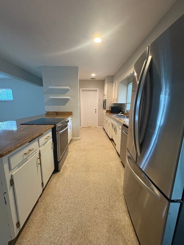 719 Kewannee Trl - Photo 3 of 20