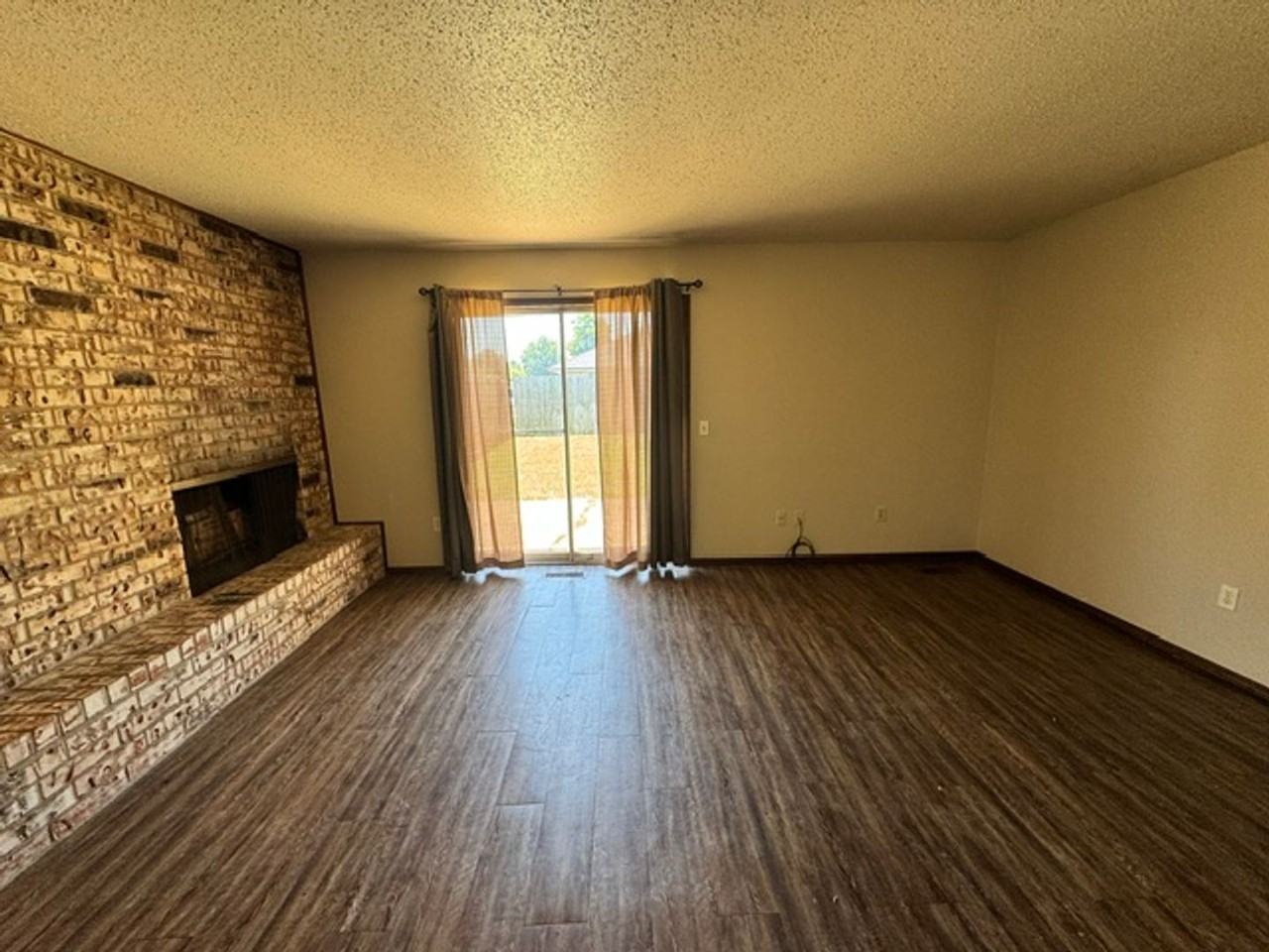 1600 Sw 86th St - Photo 3 of 15