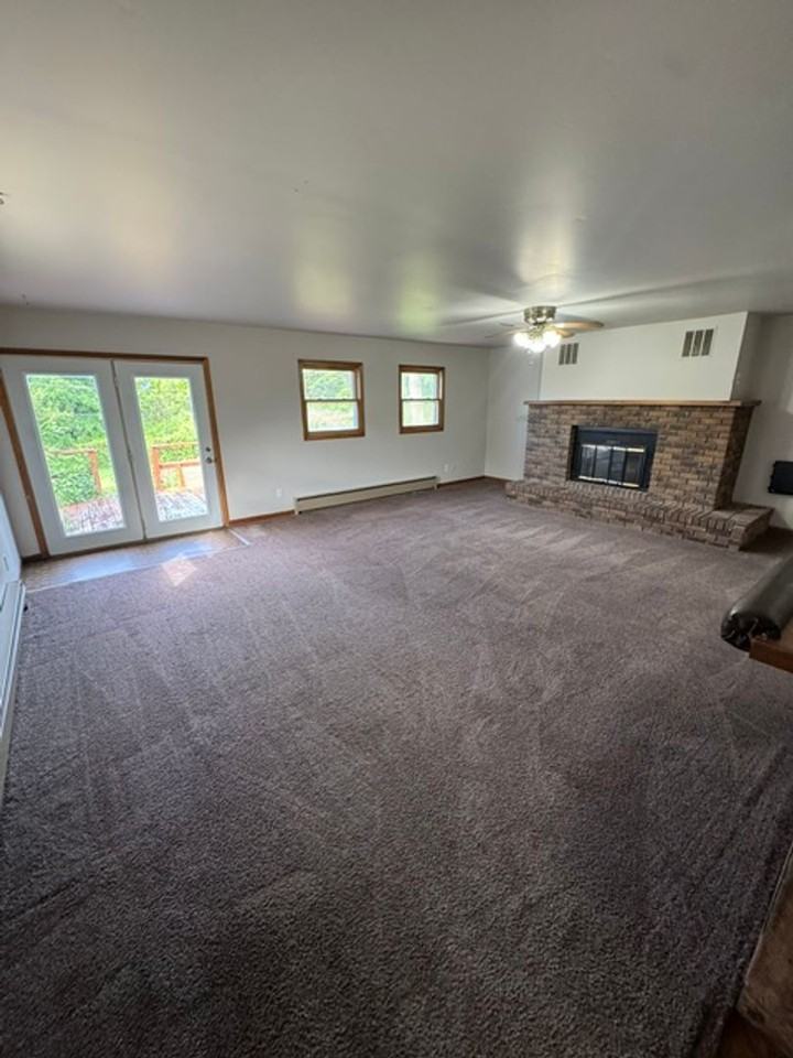 608 Warwick Ave - Photo 2 of 11