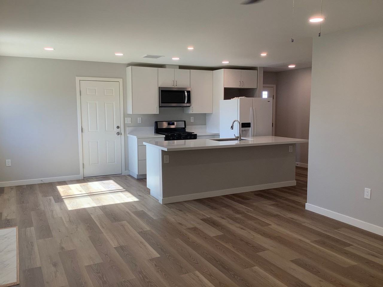 7455 Baltic St - Photo 2 of 18
